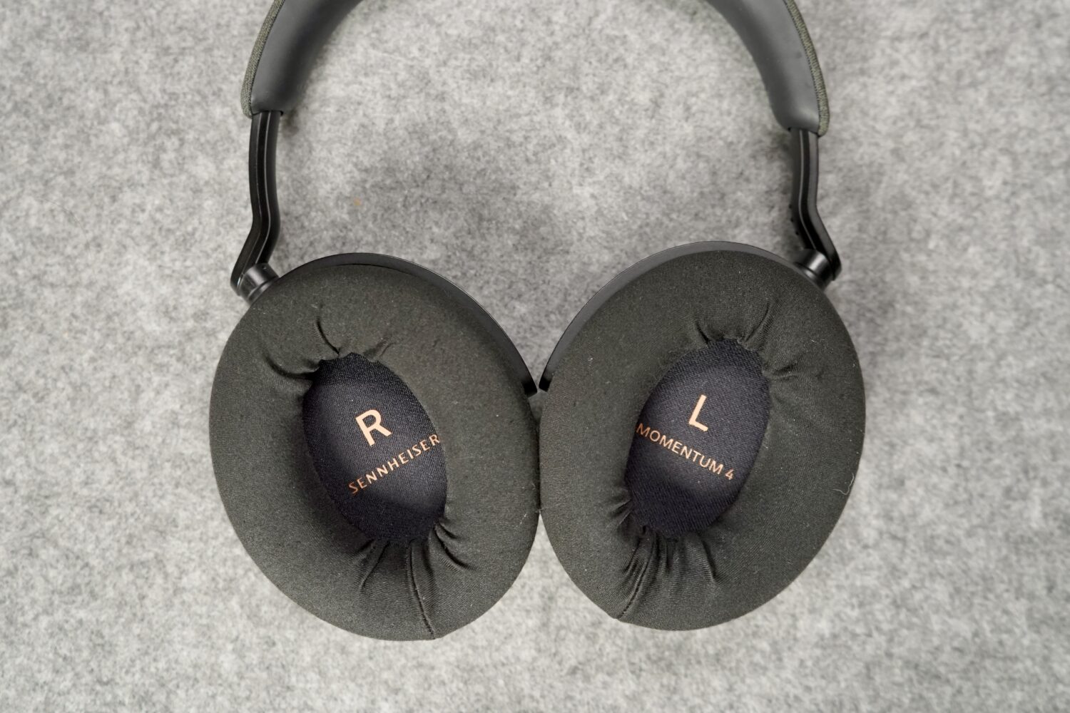 MOMENTUM 4 Wireless EarProfit 布製イヤーパッドカバー 装着