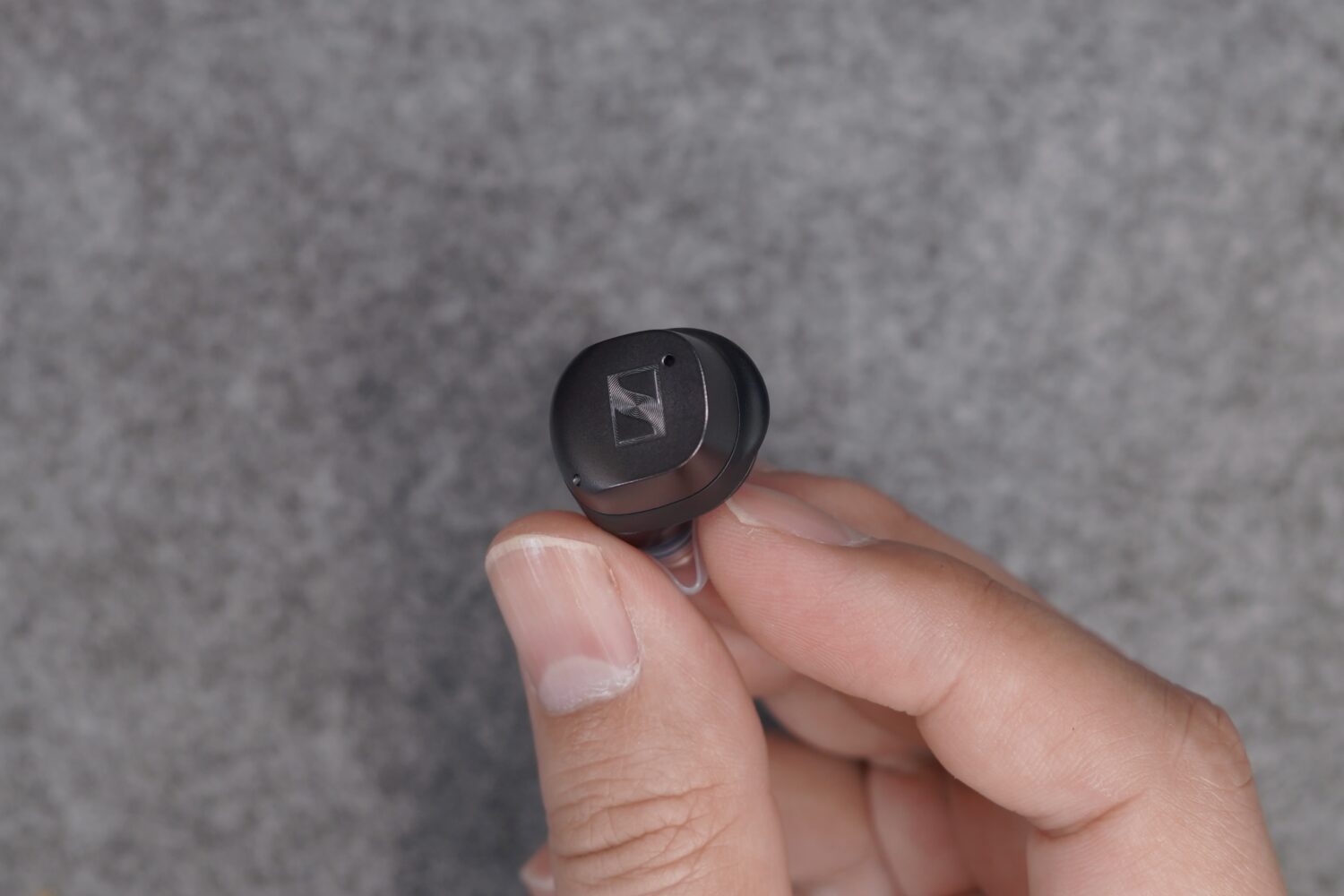 MOMENTUM True Wireless 4 イヤホン本体 ドライバー