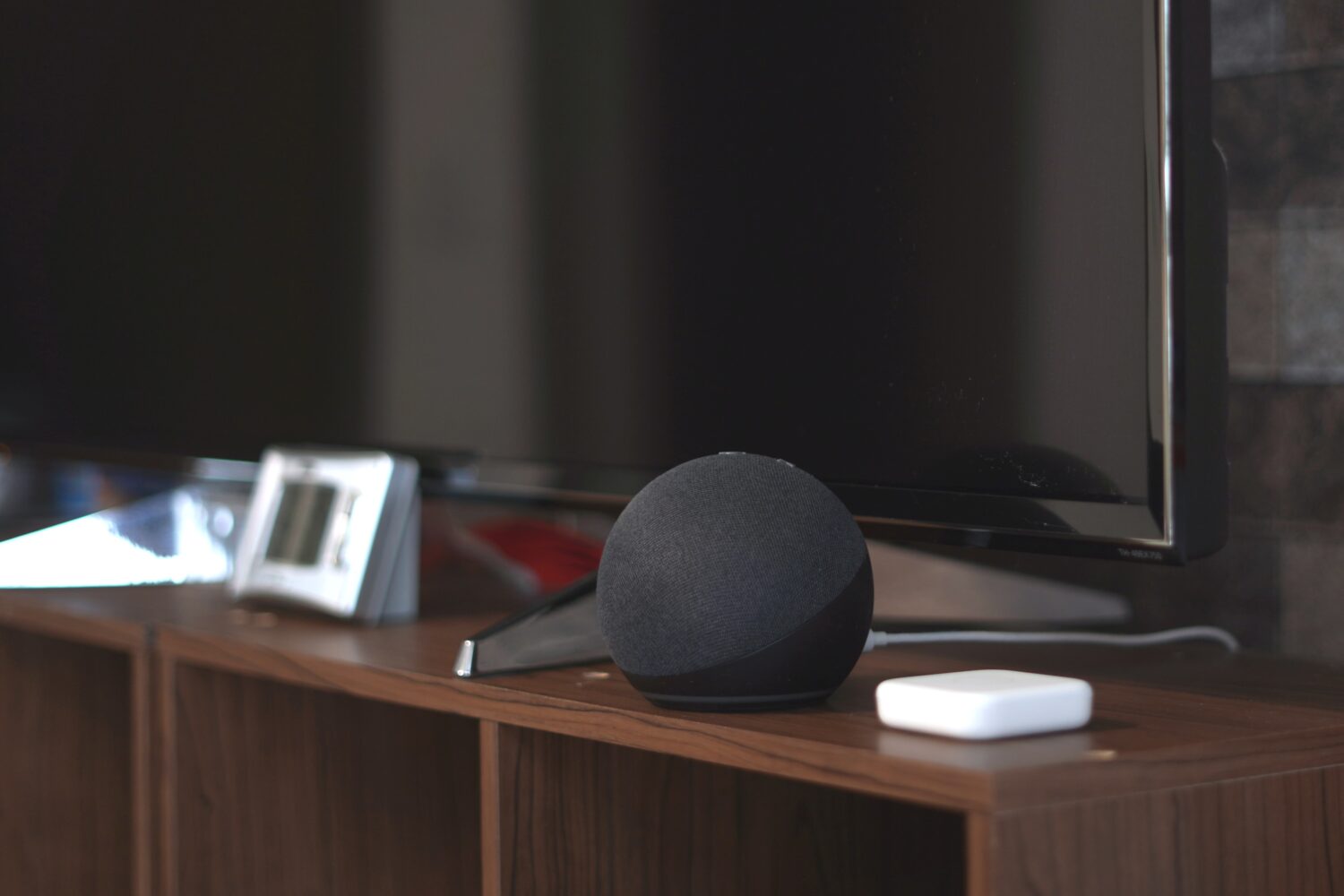 Echo DotとNature Remo mini 2を置いたリビングのスマートホーム環境