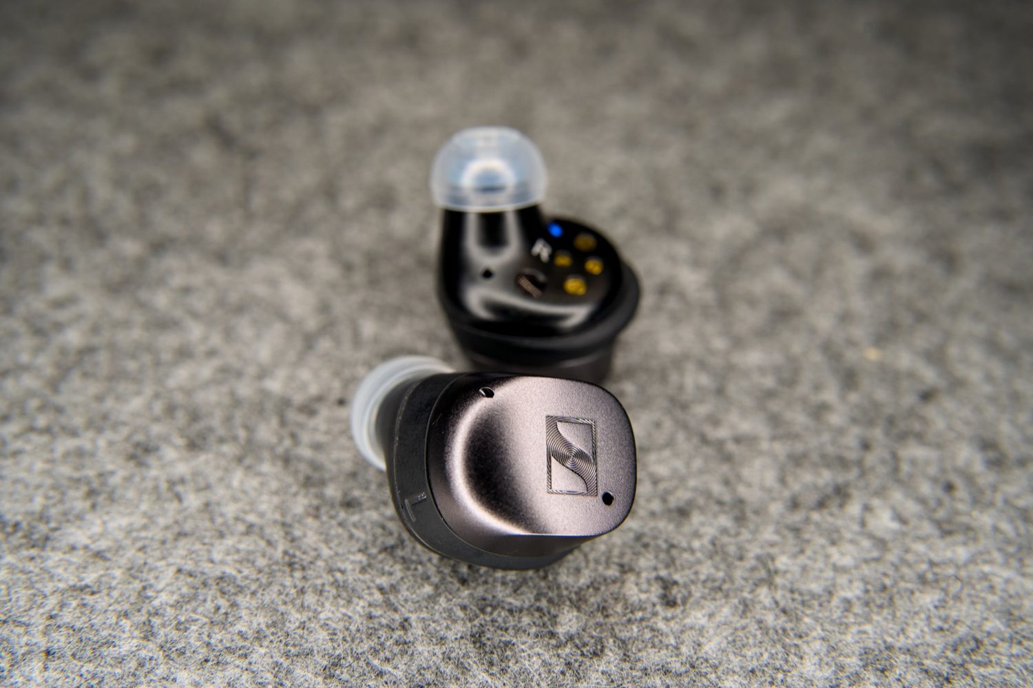 MOMENTUM True Wireless 4 2年使用後の本体
