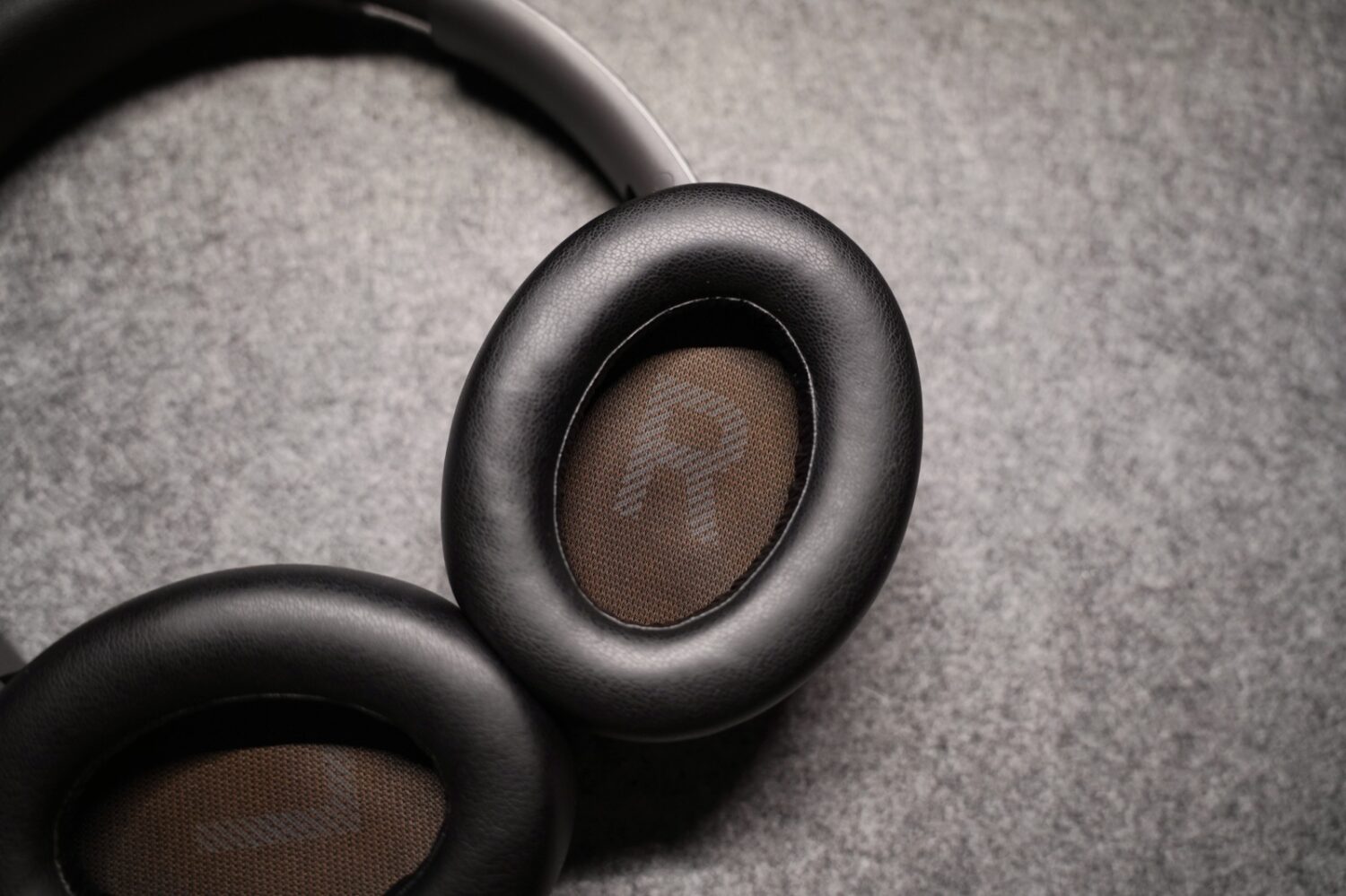 Noise Master Buds MAX イヤーパッドの開口部とクッションの厚み